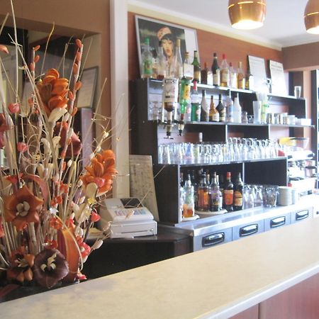 Hotel Restaurant Rive Gauche Bessines-sur-Gartempe Екстериор снимка