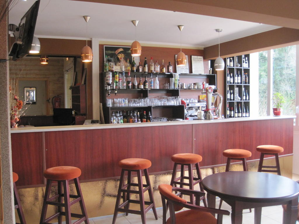 Hotel Restaurant Rive Gauche Bessines-sur-Gartempe Екстериор снимка