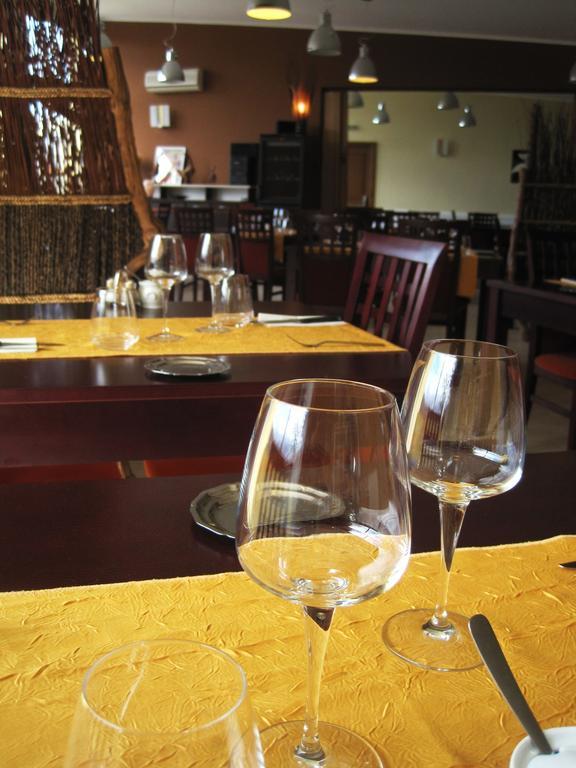Hotel Restaurant Rive Gauche Bessines-sur-Gartempe Екстериор снимка